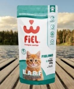 Alimento B.A.R.F. de pollo para gatos